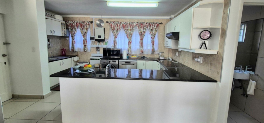 3 Bedroom Property for Sale in Beachfront Western Cape